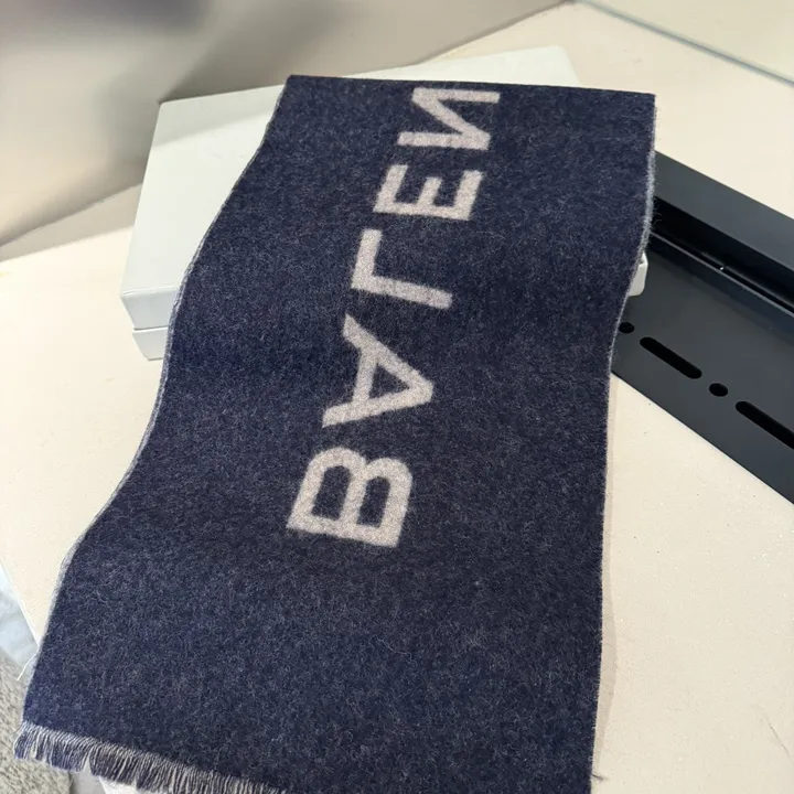 スーパーコピー バレンシアガ マフラー