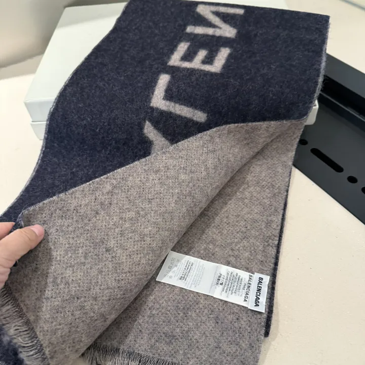 スーパーコピー バレンシアガ マフラー