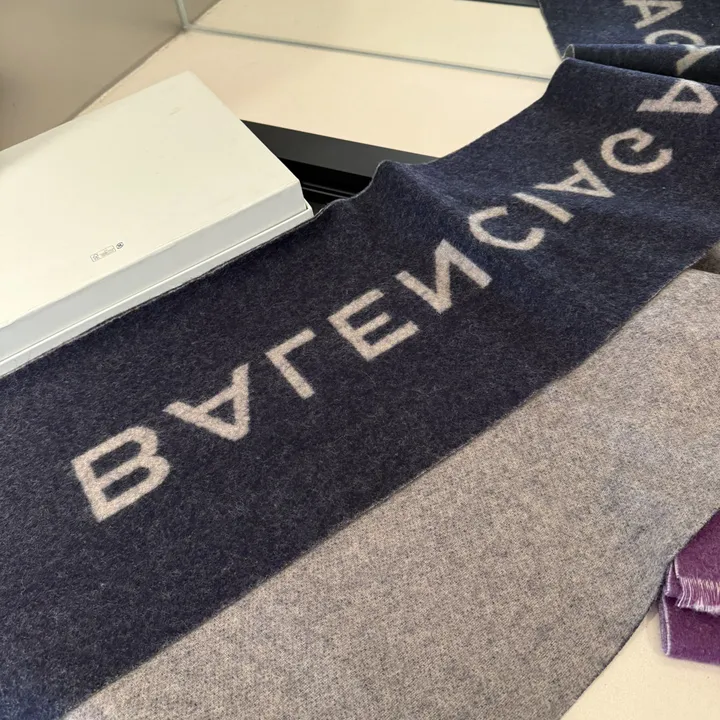 スーパーコピー バレンシアガ マフラー