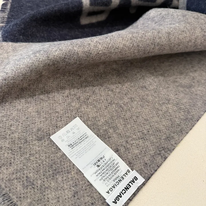 スーパーコピー バレンシアガ マフラー