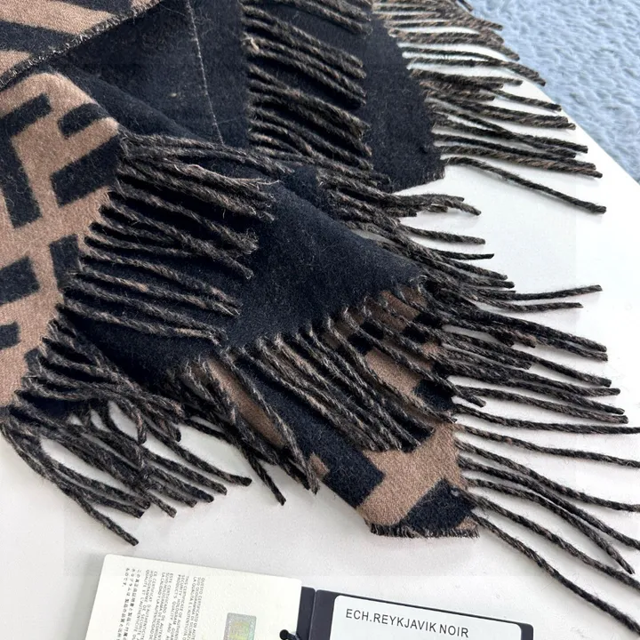 スーパーコピー フェンディ マフラー