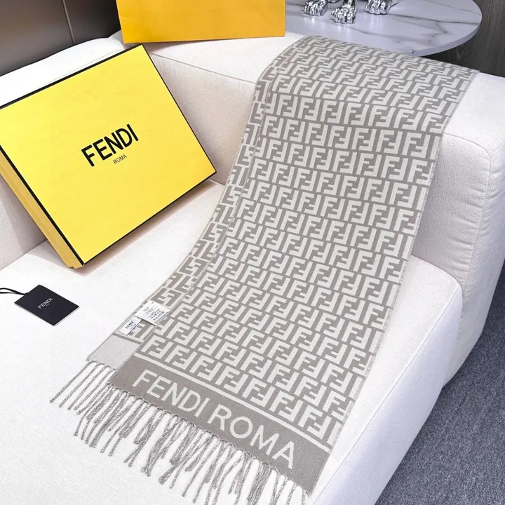 スーパーコピー フェンディ マフラー