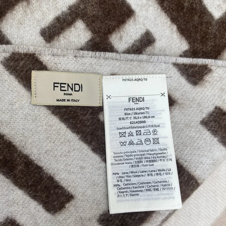 スーパーコピー フェンディ マフラー