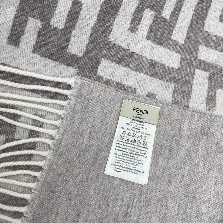 スーパーコピー フェンディ マフラー