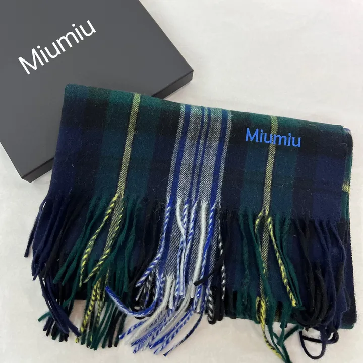 スーパーコピー ミュウミュウ マフラー