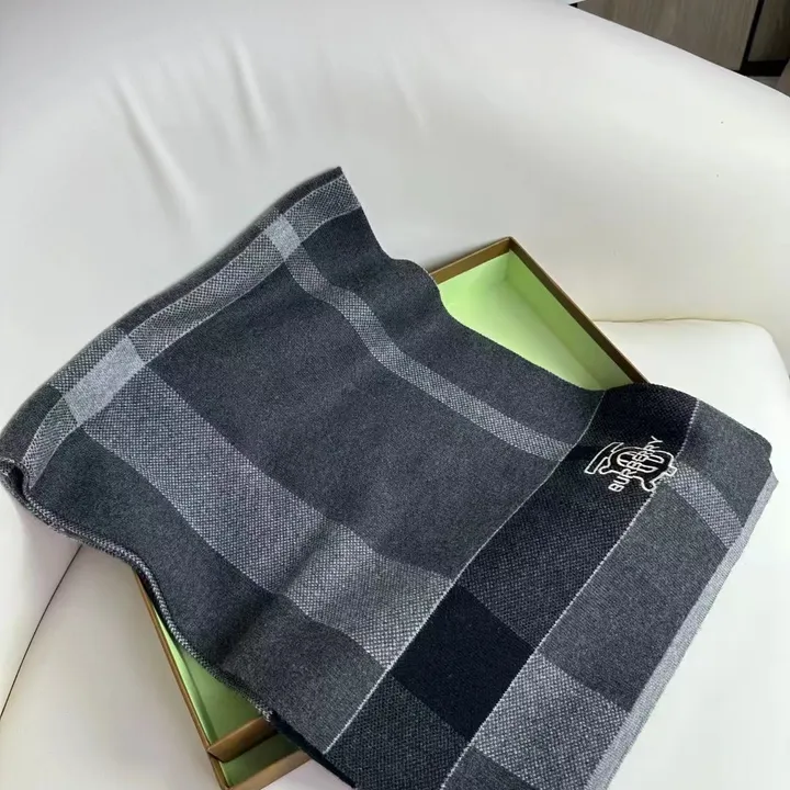 スーパーコピー バーバリー ス マフラー