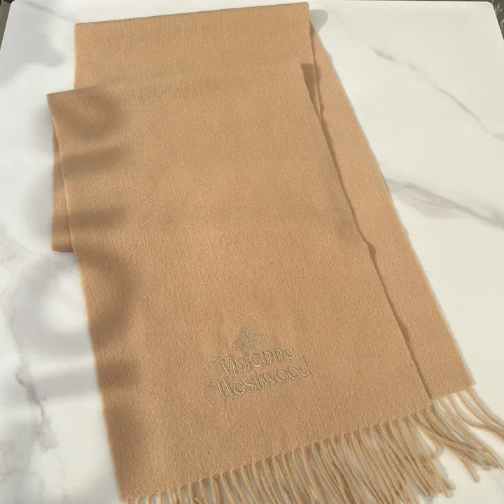 スーパーコピー ヴィヴィアン・ウエストウッド マフラー