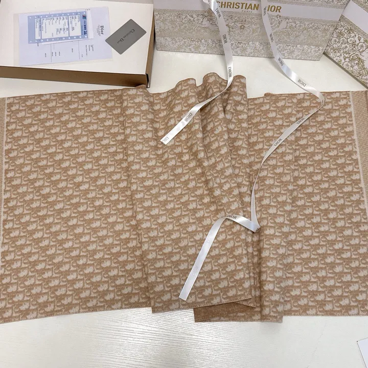 スーパーコピー ディオール マフラー