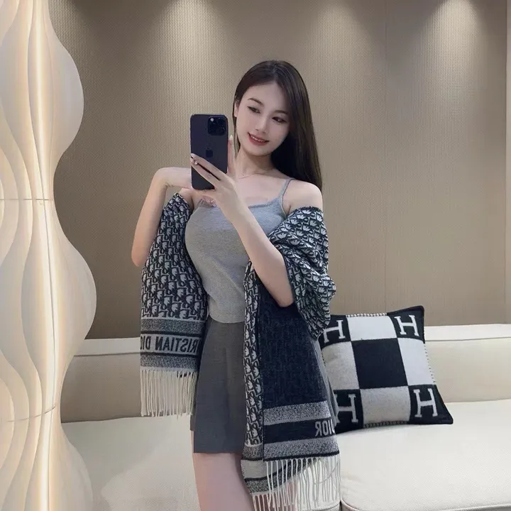 スーパーコピー ディオール マフラー