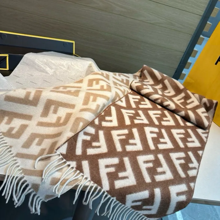 スーパーコピー フェンディ マフラー