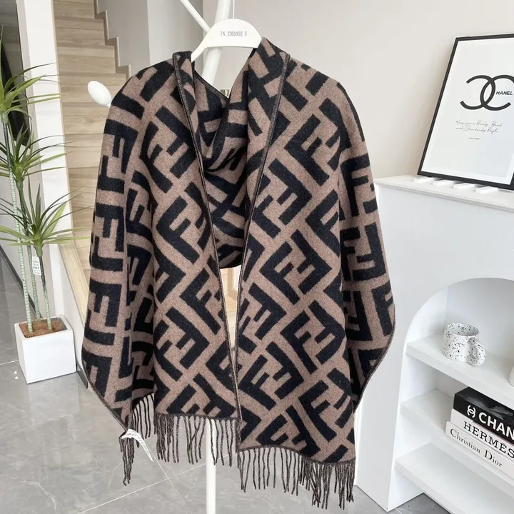 スーパーコピー フェンディ マフラー