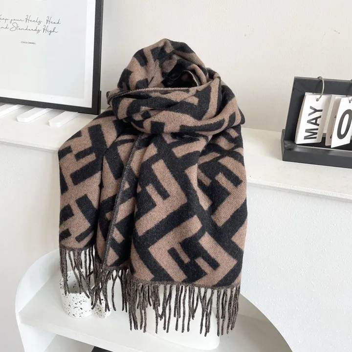 スーパーコピー フェンディ マフラー