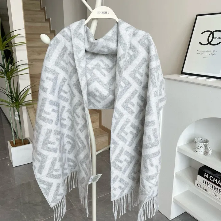 スーパーコピー フェンディ マフラー