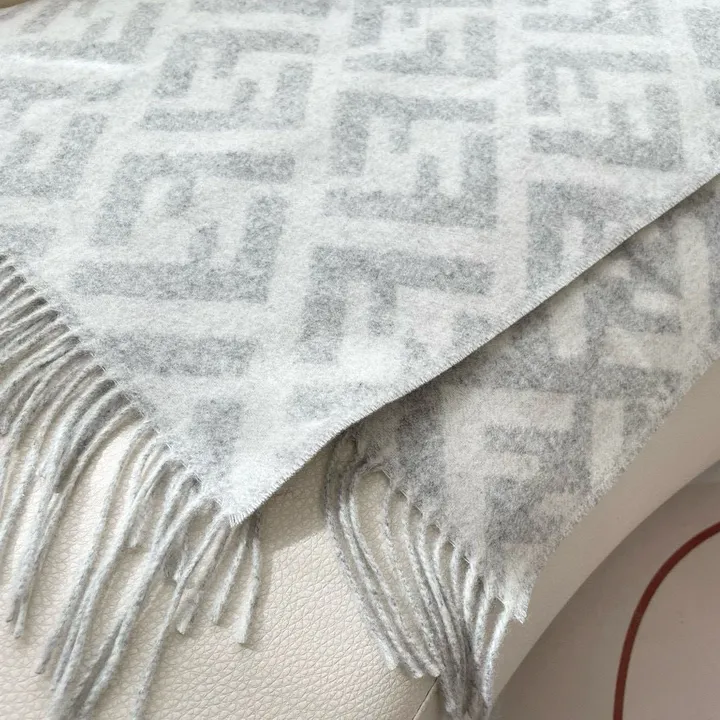 スーパーコピー フェンディ マフラー