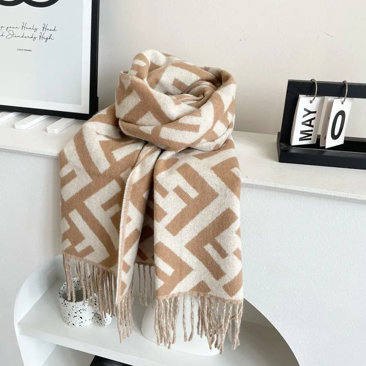 スーパーコピー フェンディ マフラー