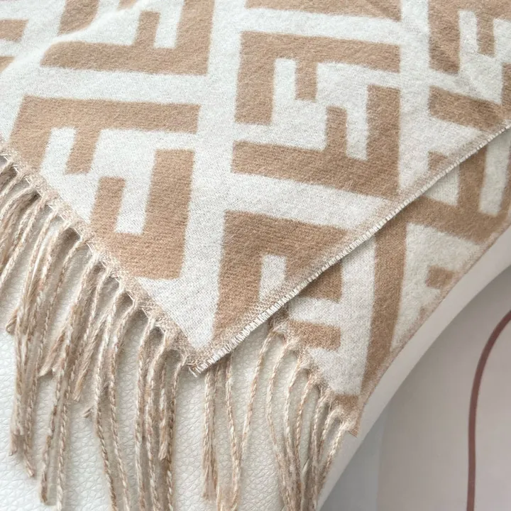 スーパーコピー フェンディ マフラー