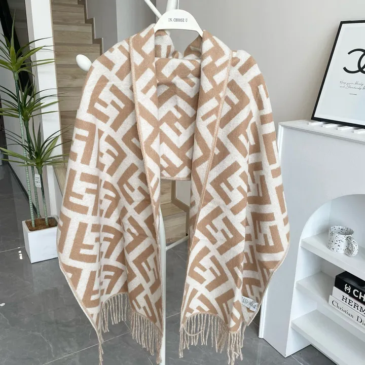 スーパーコピー フェンディ マフラー