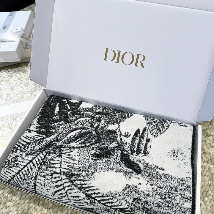 スーパーコピー ディオール マフラー