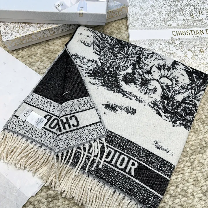 スーパーコピー ディオール マフラー