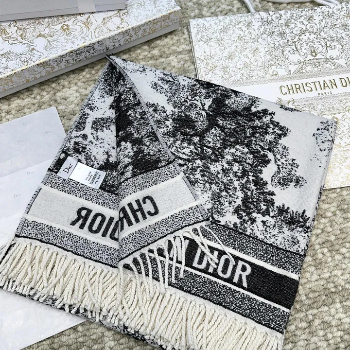 スーパーコピー ディオール マフラー