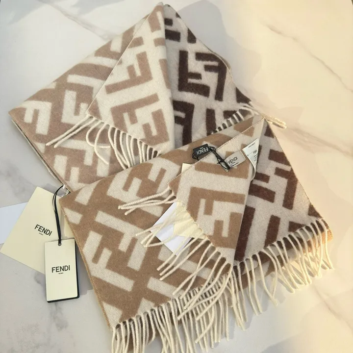 スーパーコピー フェンディ マフラー