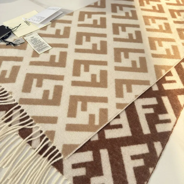 スーパーコピー フェンディ マフラー