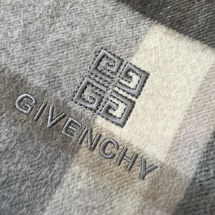 スーパーコピー ジバンシィ マフラー