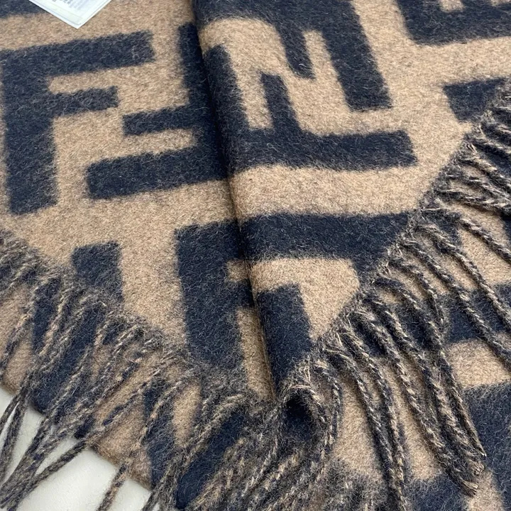 スーパーコピー フェンディ マフラー