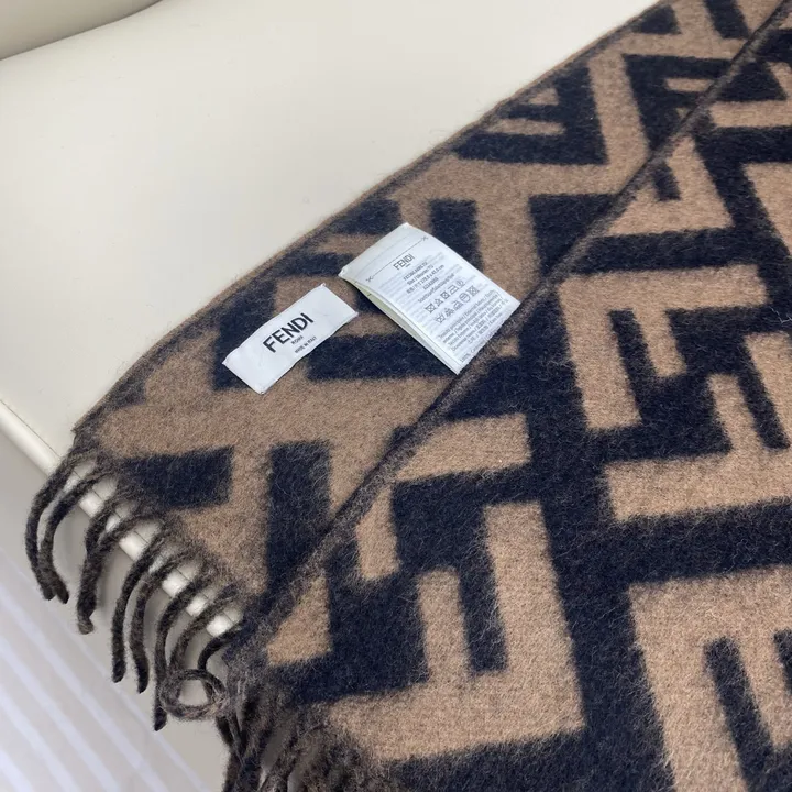 スーパーコピー フェンディ マフラー