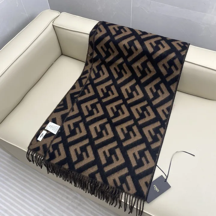 スーパーコピー フェンディ マフラー