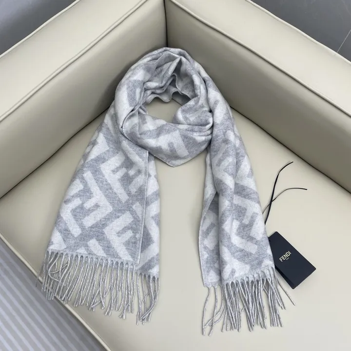 スーパーコピー フェンディ マフラー