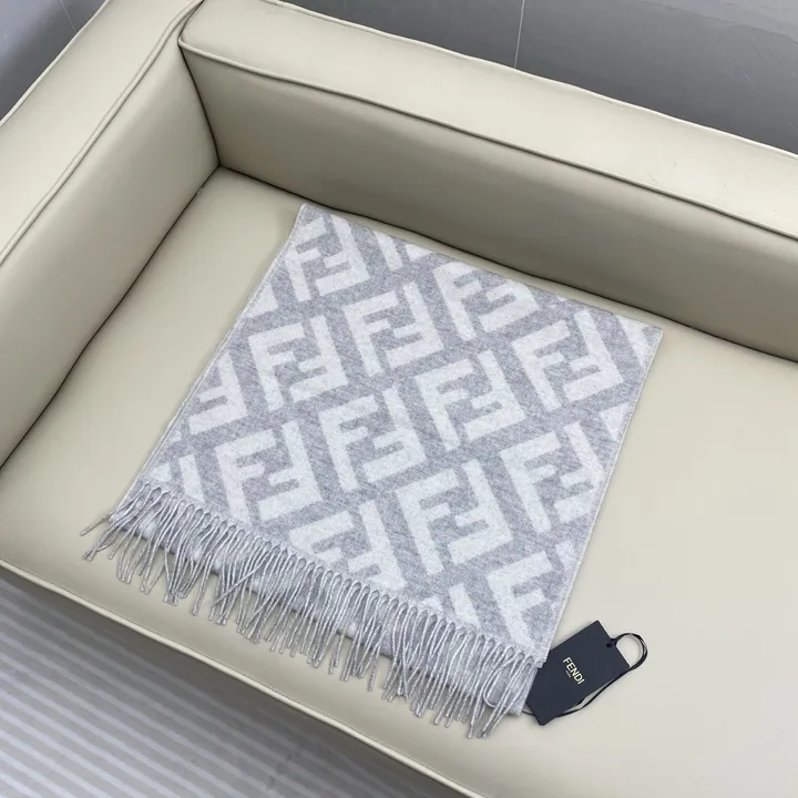 スーパーコピー フェンディ マフラー