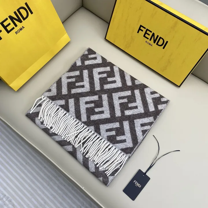 スーパーコピー フェンディ マフラー