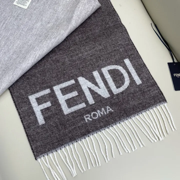 スーパーコピー フェンディ マフラー