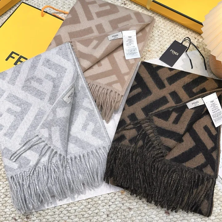 スーパーコピー フェンディ マフラー