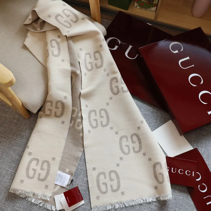 スーパーコピー グッチ マフラー