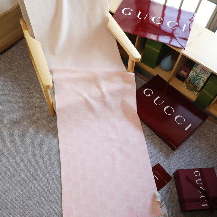 スーパーコピー グッチ マフラー