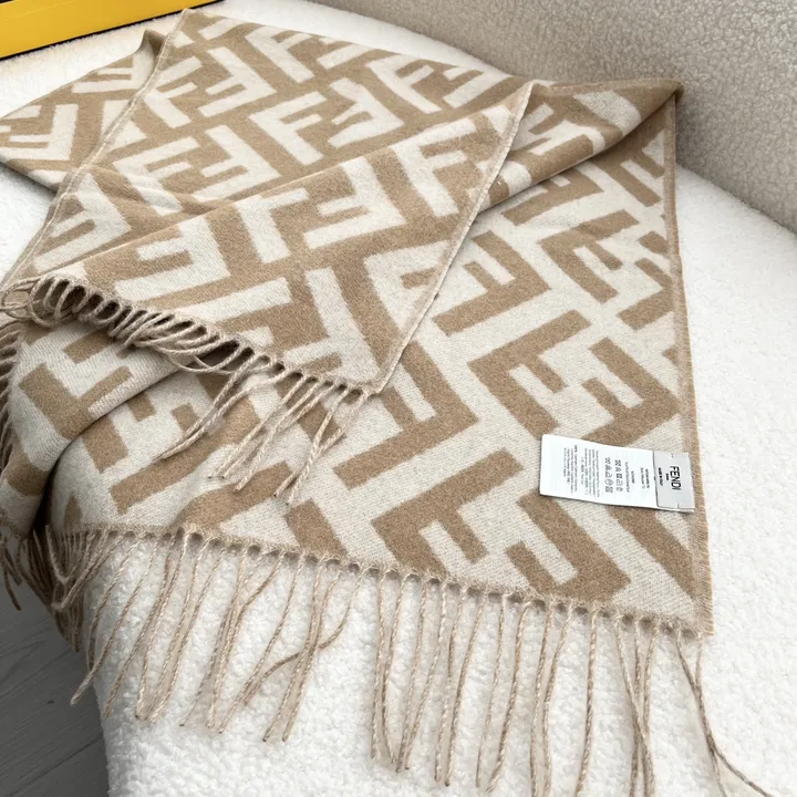 スーパーコピー フェンディ マフラー