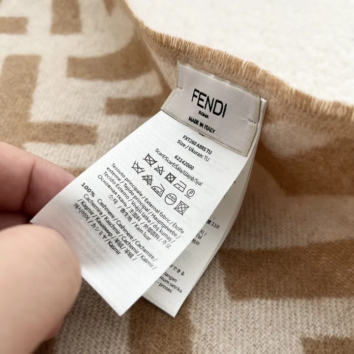 スーパーコピー フェンディ マフラー