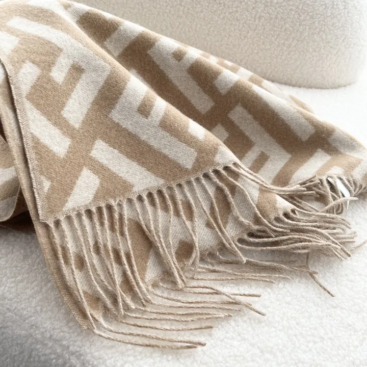 スーパーコピー フェンディ マフラー