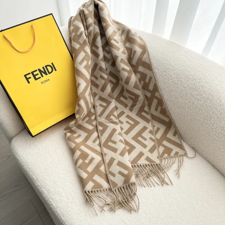 スーパーコピー フェンディ マフラー