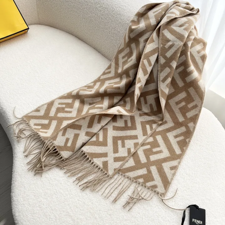 スーパーコピー フェンディ マフラー