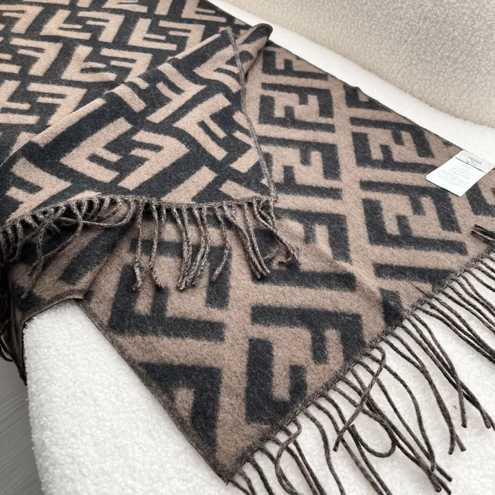 スーパーコピー フェンディ マフラー