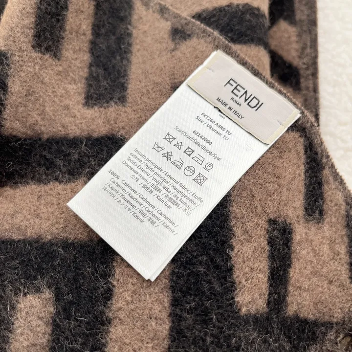 スーパーコピー フェンディ マフラー