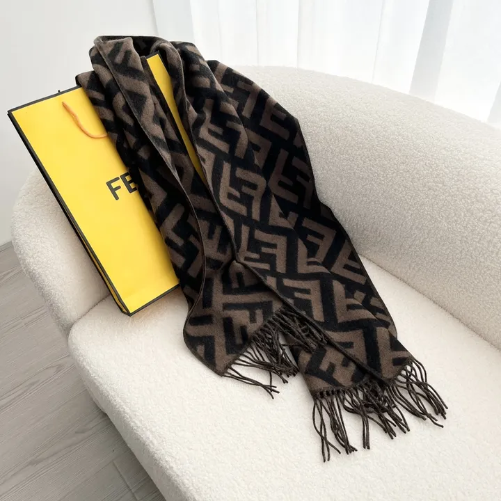 スーパーコピー フェンディ マフラー