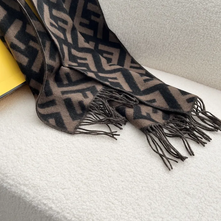 スーパーコピー フェンディ マフラー