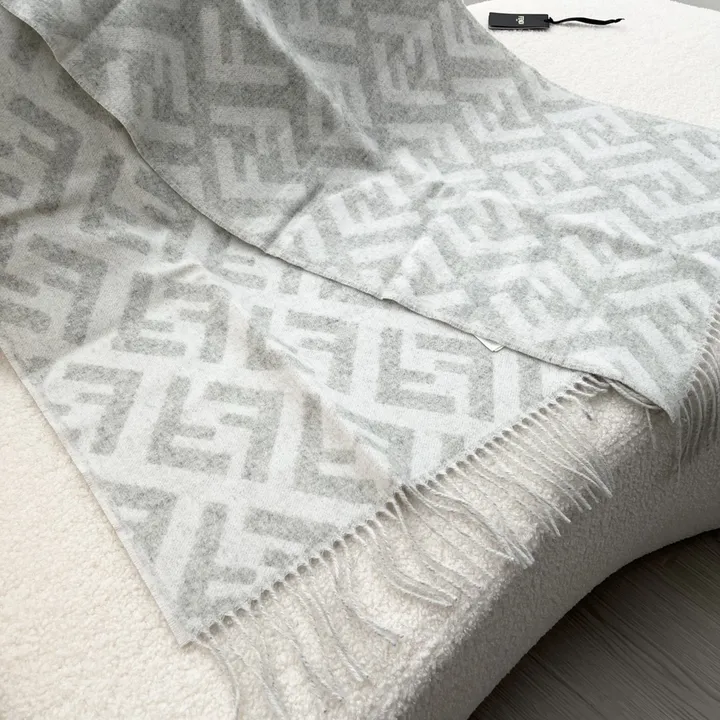 スーパーコピー フェンディ マフラー