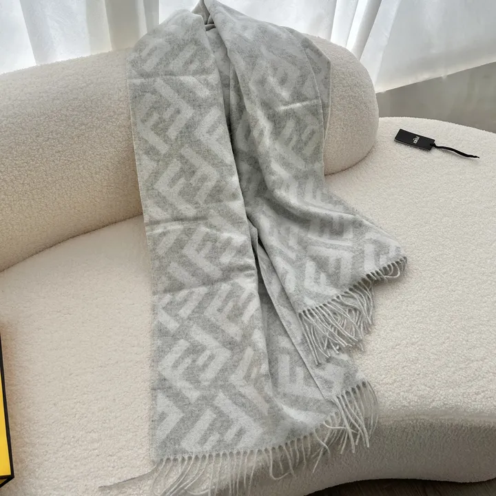 スーパーコピー フェンディ マフラー