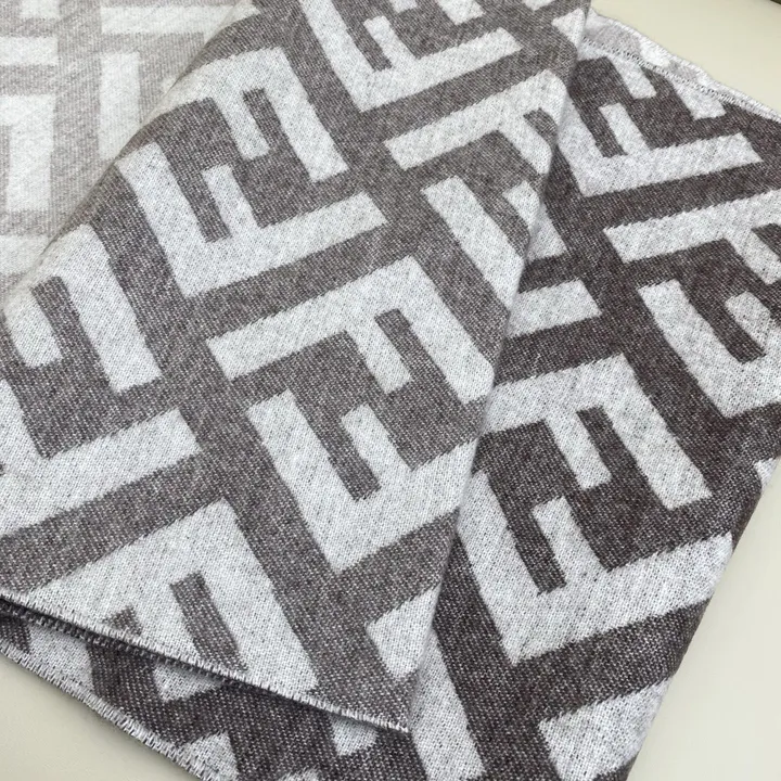 スーパーコピー フェンディ マフラー