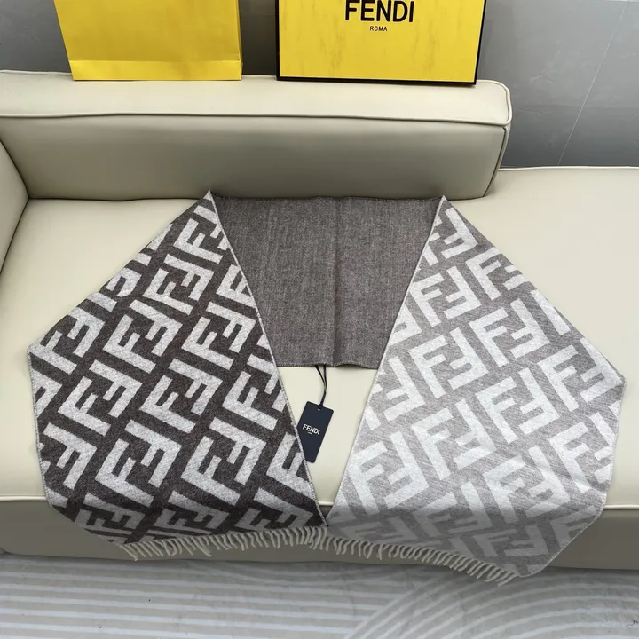 スーパーコピー フェンディ マフラー